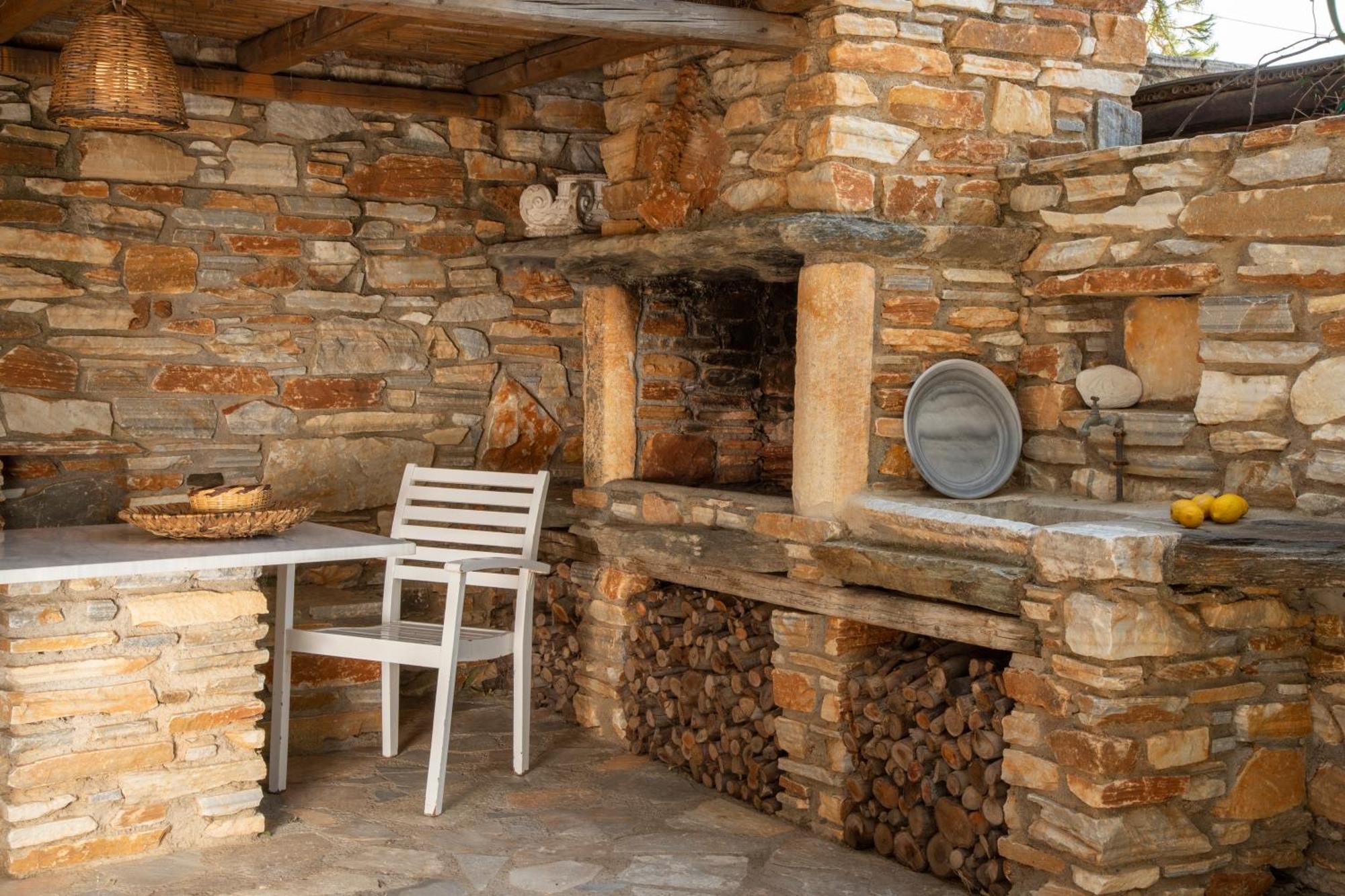 K Homes-Family Stone Suite Tínos Eksteriør bilde