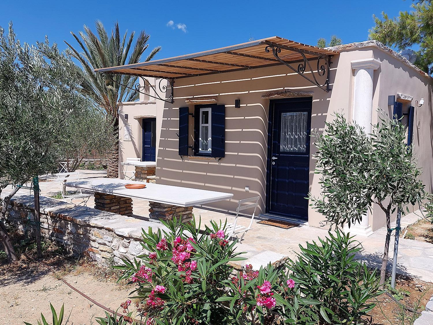K Homes-Family Stone Suite Tínos Eksteriør bilde